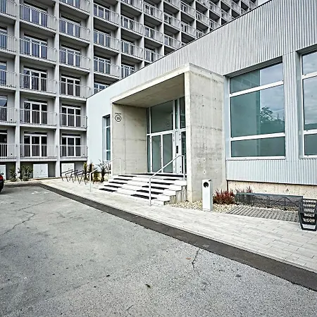 Axiom - Zenith Xv - Netflix, Hbo, Champagne Апартаменты