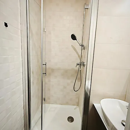 Axiom - Zenith Xv - Netflix, Hbo, Champagne Апартаменты