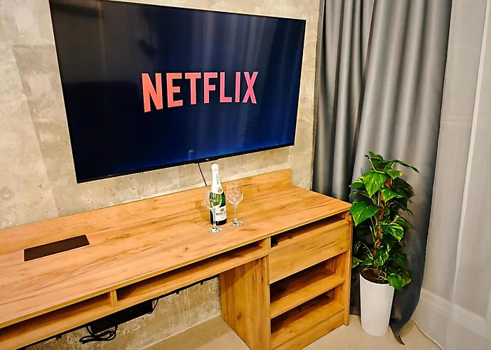 Axiom - Zenith Xv - Netflix, Hbo, Champagne Apartamento Košice